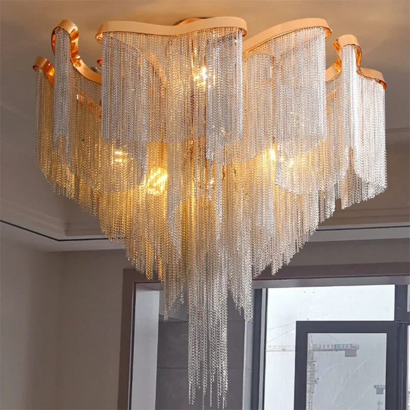 Lustre Chaînes & Glands LED — Grandeur Moderne