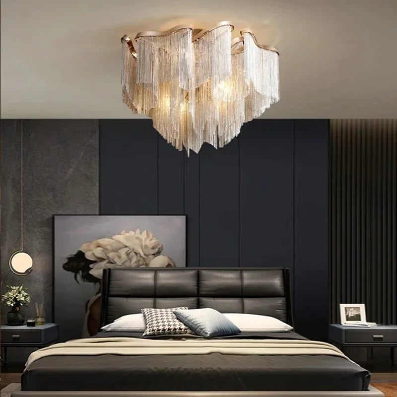 Lustre Chaînes & Glands LED — Grandeur Moderne