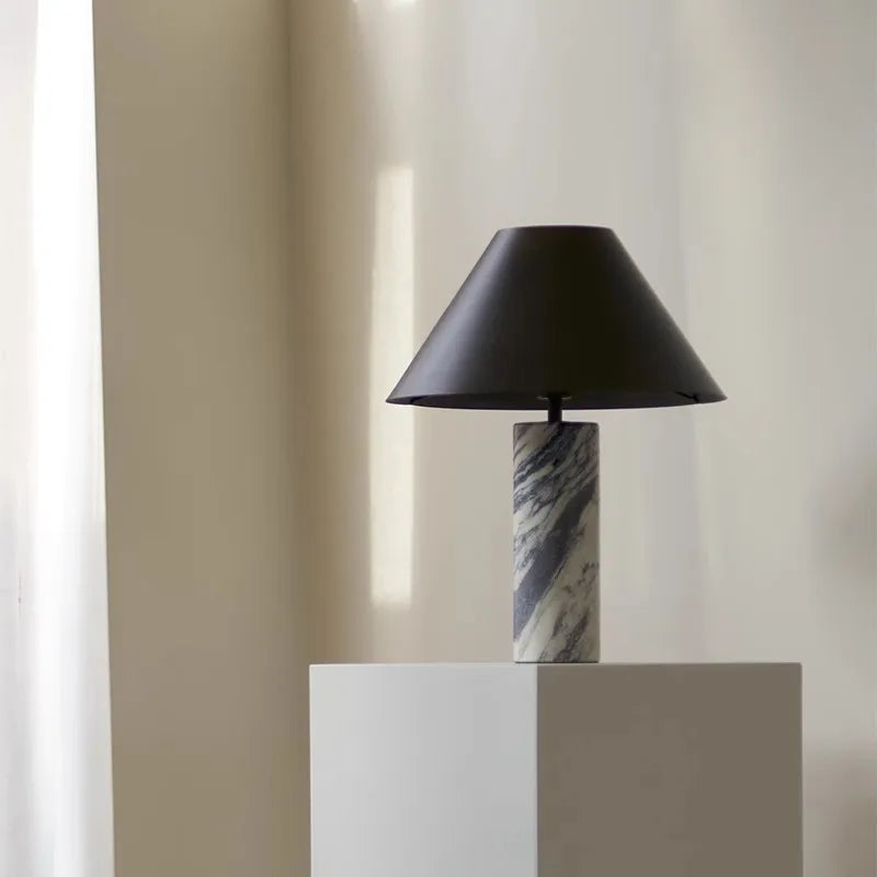 Lampe de Table Marmo Italia — Marbre Naturel & Lumière Atmosphérique